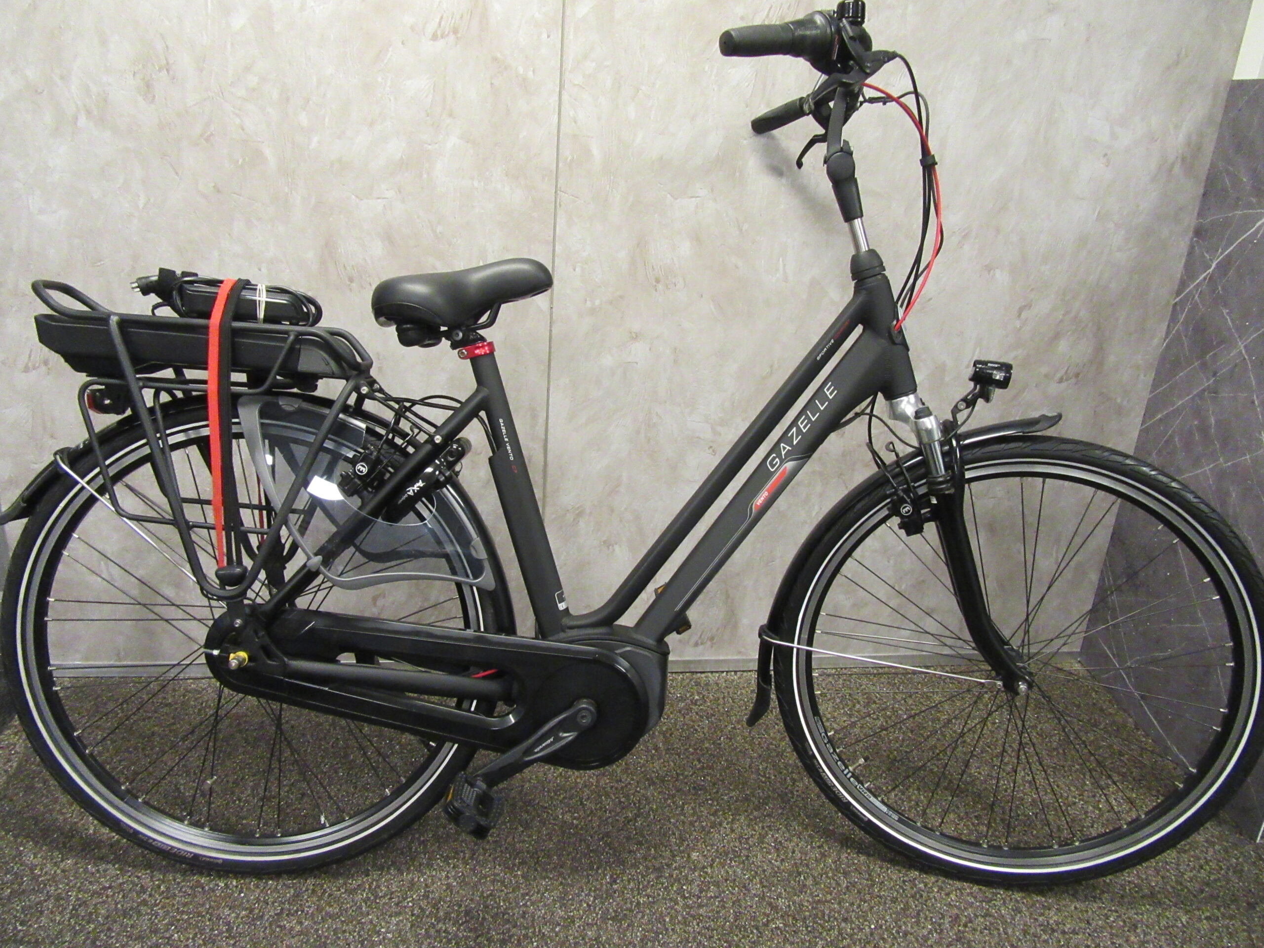 Foto van gazelle vento c7 bosch middenmotor via Het E-Bike Paleis